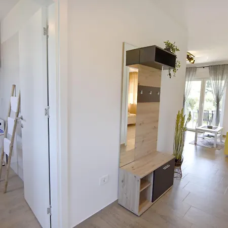 Mares 1 By Interhome
