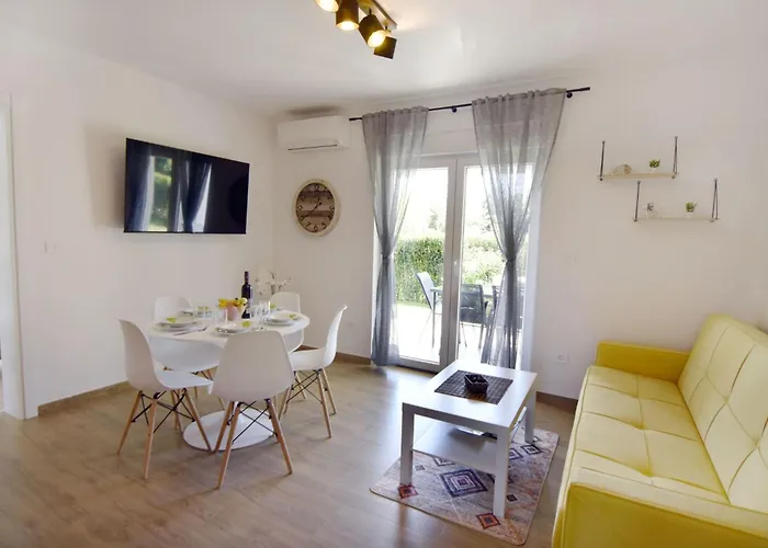 Mares 1 By Interhome *